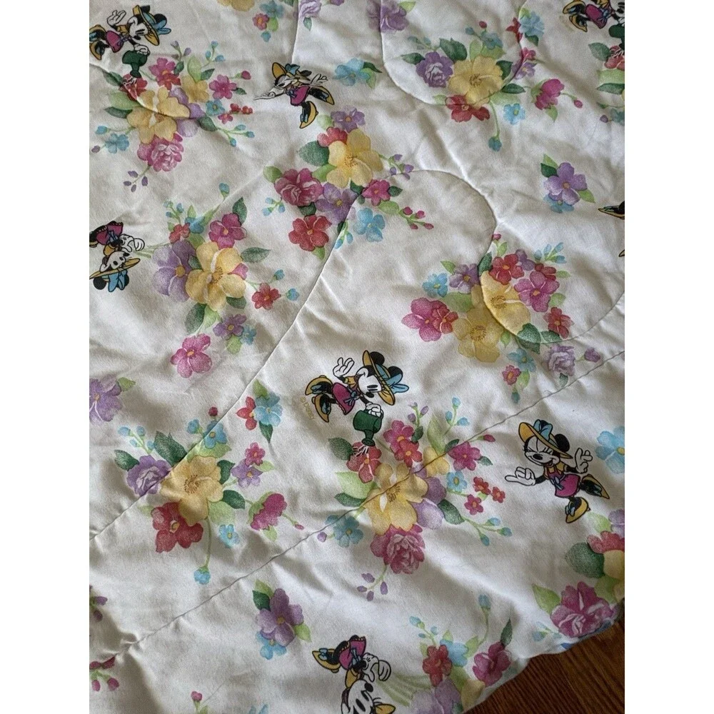 Vintage Minnie Mouse Quilted Twin Size Comforter Floral Gardening 1990’s